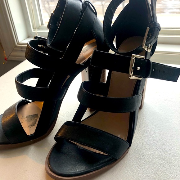 🔥🔥5 items for $25!🔥🔥Black heels size 8! - Picture 1 of 5